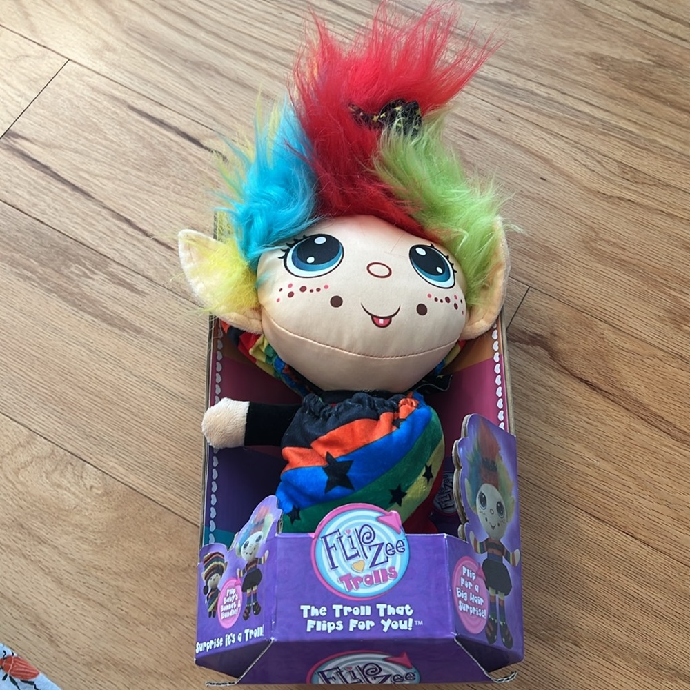 Jay At Play Flip Zee Troll rainbow toy babies like new
